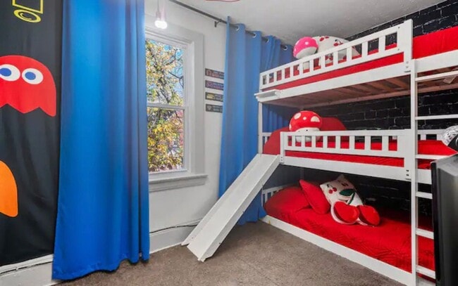 Building Photo - 9519 Preston Ave