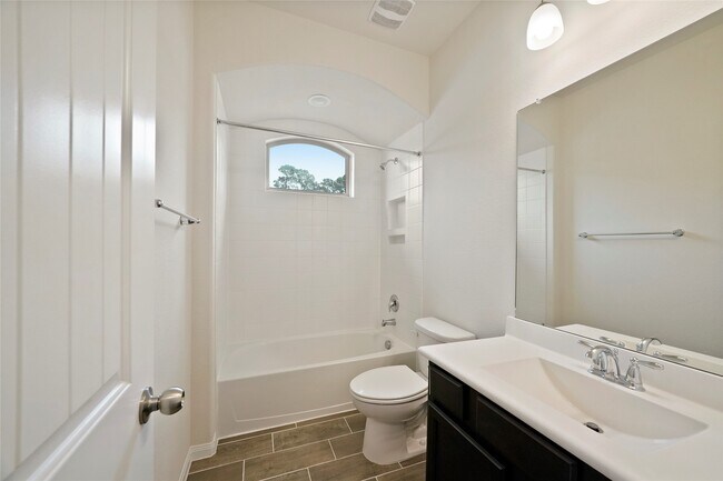 Building Photo - 1403 Holly Chase Dr