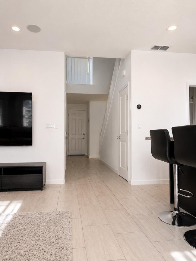 Building Photo - 1058 Sagittaria Cir