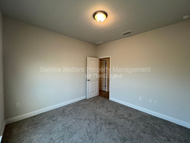 Building Photo - 5955 Parsonage Cir