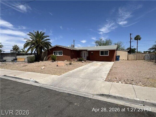 Building Photo - Charming Single-Story Home with Granite Kitchen & No HOA