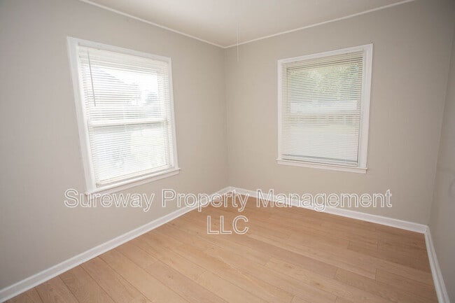 Building Photo - 11 Sedgwick Ln