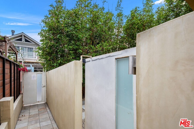 Building Photo - 110 Dudley Ave