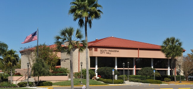 Building Photo - 6931 Hibiscus Ave S