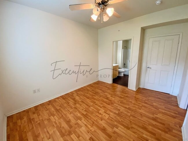 Building Photo - 311 E Hale St