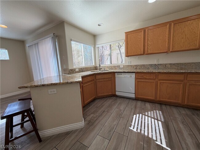 Building Photo - 10381 Coyote Cub Ave