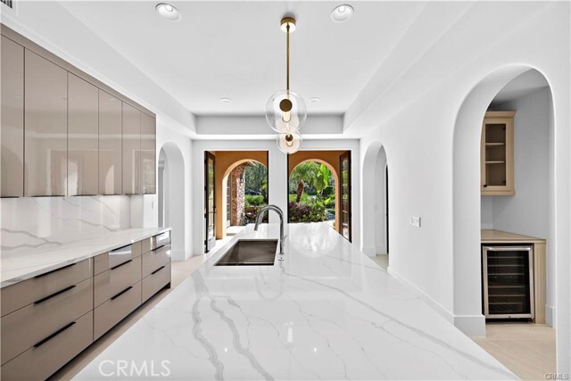 Building Photo - 48 Talmont