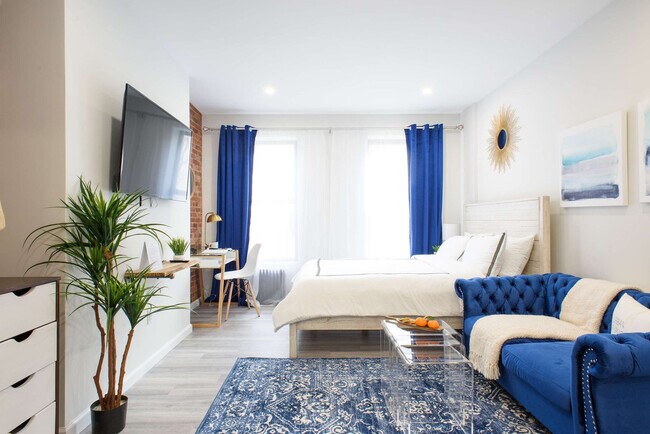 Building Photo - 240e E 75th St