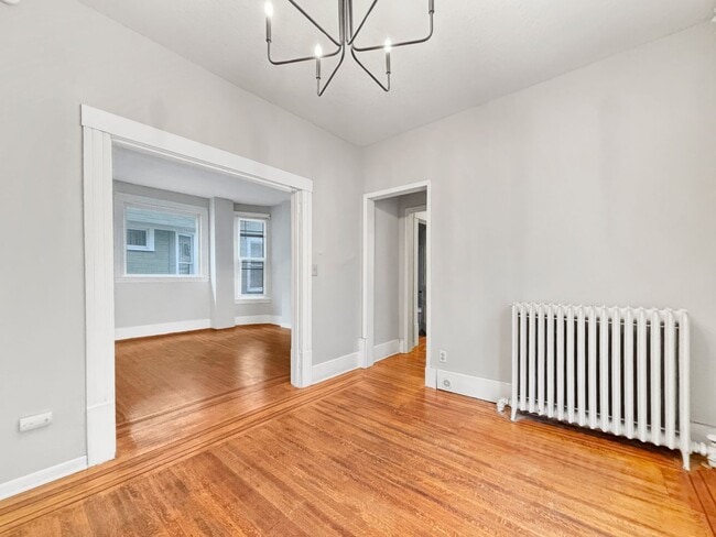 Building Photo - 2725 Dupont Ave S