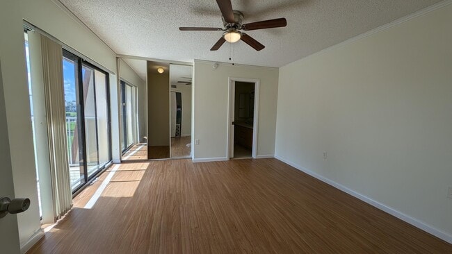 Building Photo - 555 Green Springs Pl