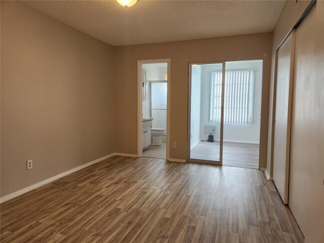 Building Photo - 2456 Ecuadorian Way