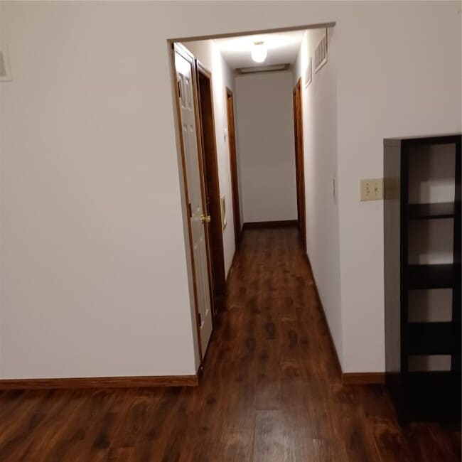 Building Photo - 14 Twin Oaks Dr