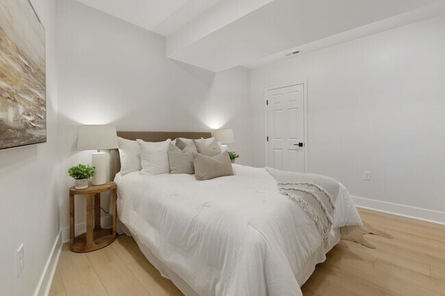 Building Photo - STUNNING 4 Level Fells Point Rowhome! WITH...