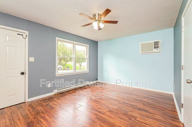 Building Photo - 1115 Wachovia St
