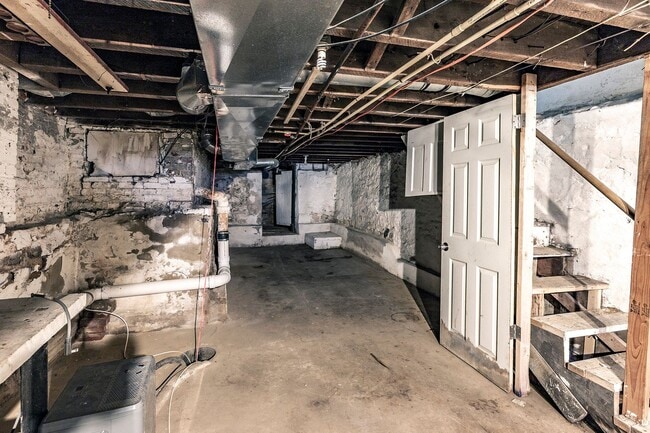 Building Photo - 3 bedroom, 1 bath updated home in The City...