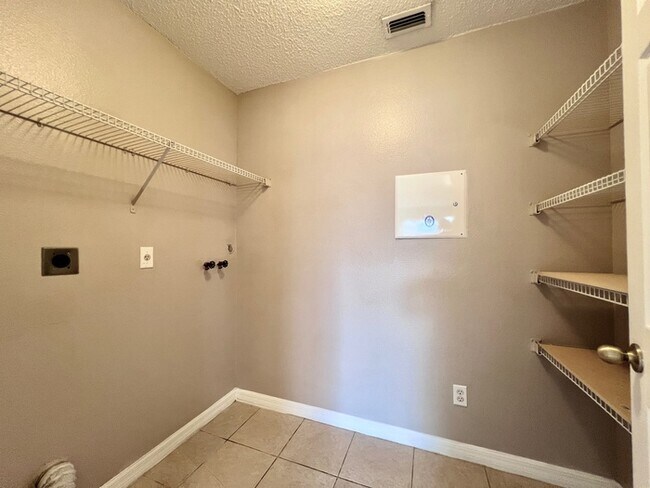 Building Photo - Waterford Chase-Osprey Ridge Community 3 B...