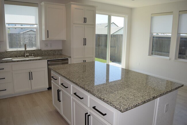 Building Photo - 2703 Coronado Ln