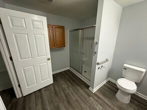 Building Photo - 4 Bedroom 3 Bathroom