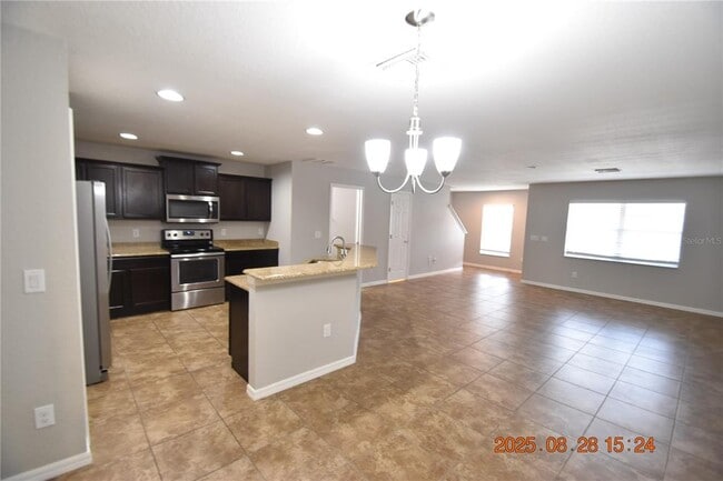 Building Photo - 27525 Desert Willow Way