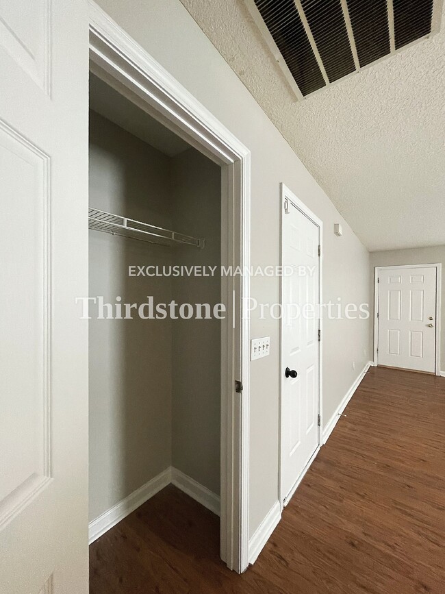 Building Photo - 9248 8th Ave