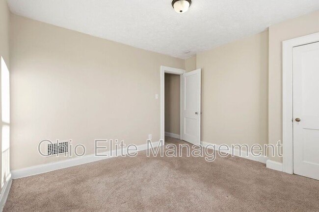 Building Photo - 500 N Champion Ave