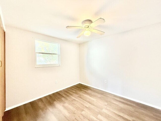 Building Photo - 2611 41st Ave N