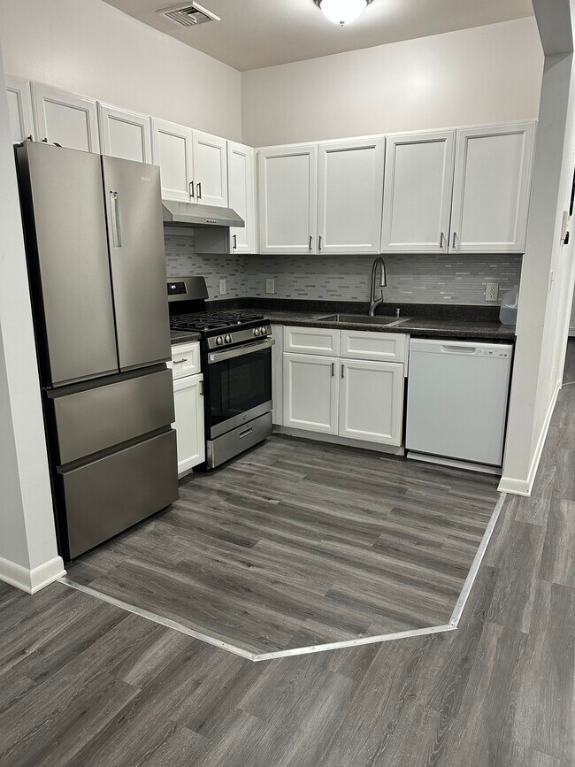 Kitchen - 12602 172nd St