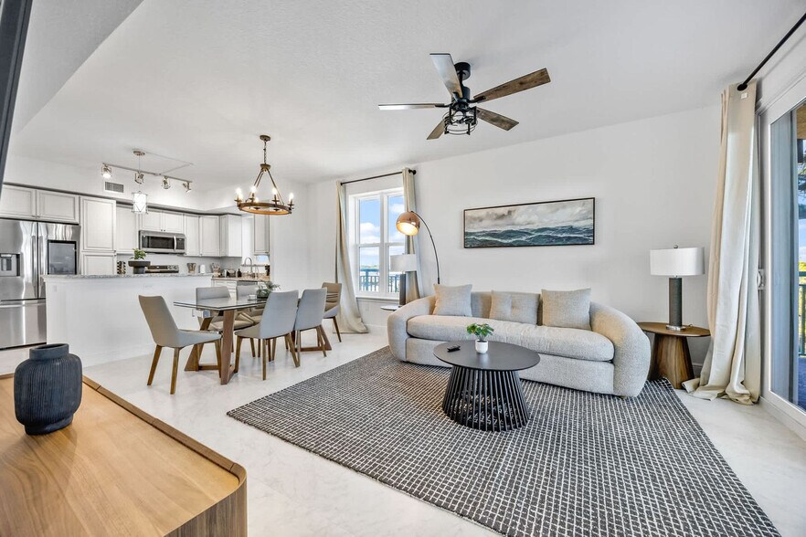 Building Photo - 605 Kemp St