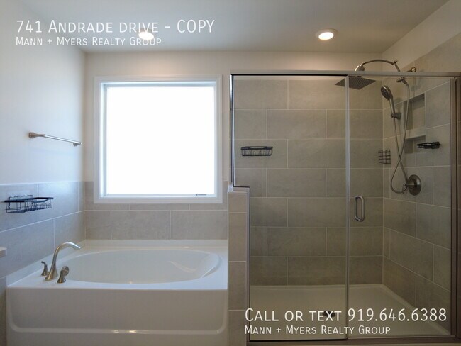 Building Photo - 741 Andrade Dr