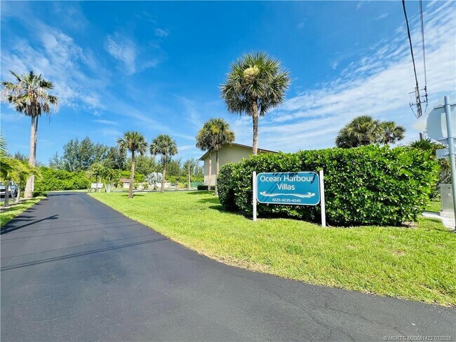Building Photo - 4225 N Hwy A1A