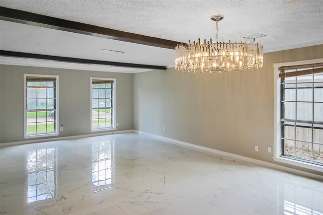 Building Photo - 15102 Torry Pines Rd