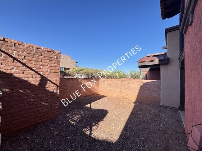 Building Photo - 322 N Hasman Dr