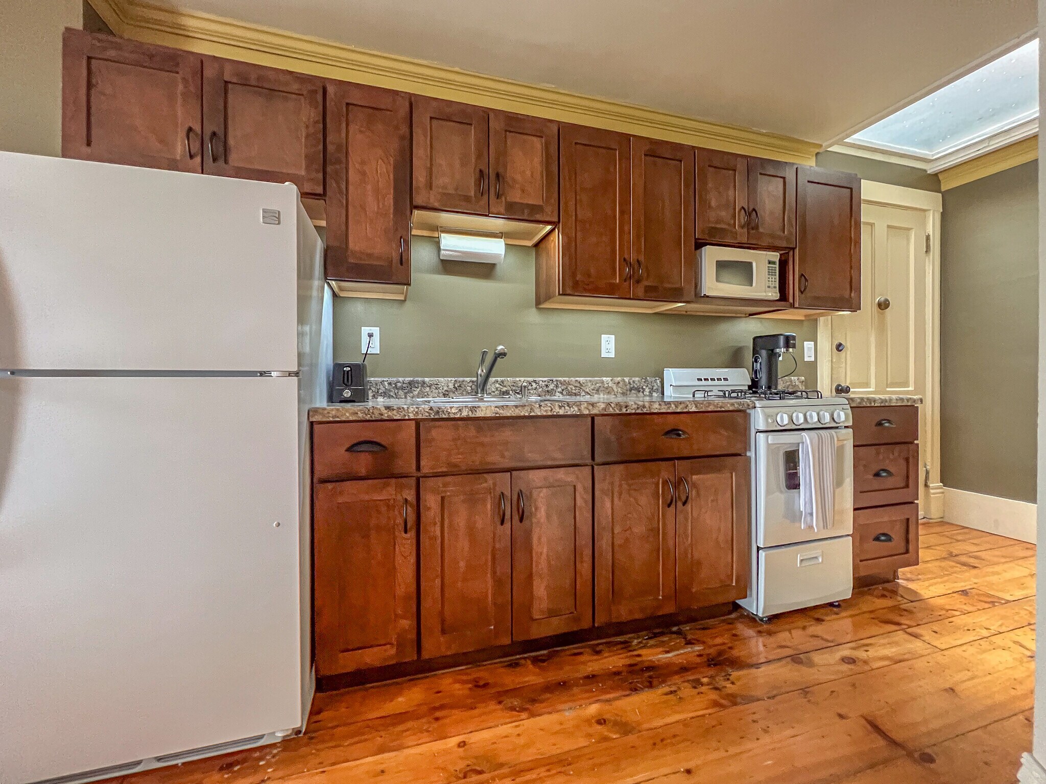 Building Photo - 1175 Iowa St