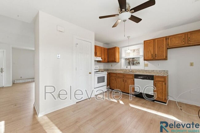 Building Photo - 2713 Chariot St