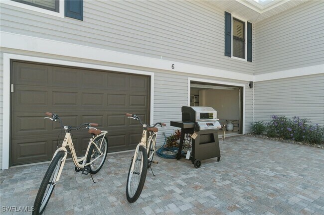 Building Photo - 26773 Hickory Blvd