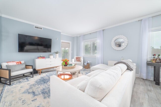 Building Photo - 525 3rd St N