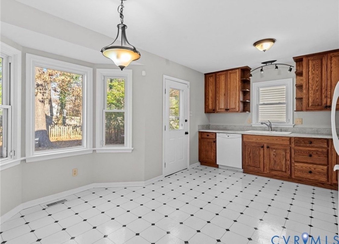 Building Photo - 13706 Danbury Dr