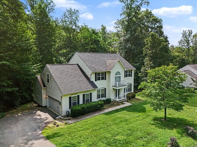 Building Photo - 24 Crestwood Ln