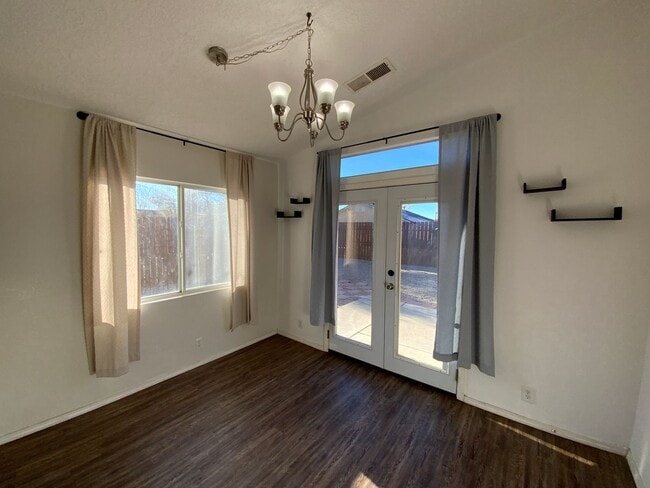 Building Photo - 2 Bedroom Single Story Home Available Near Hwy 550 NE & Paseo Del Volcan NE in Enchanted Hills Ri...