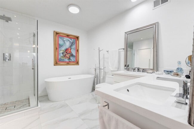 Building Photo - 2234 S Piney Point Rd