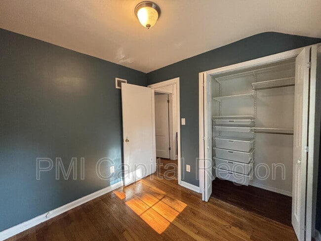 Building Photo - 8710 Maywood Ave