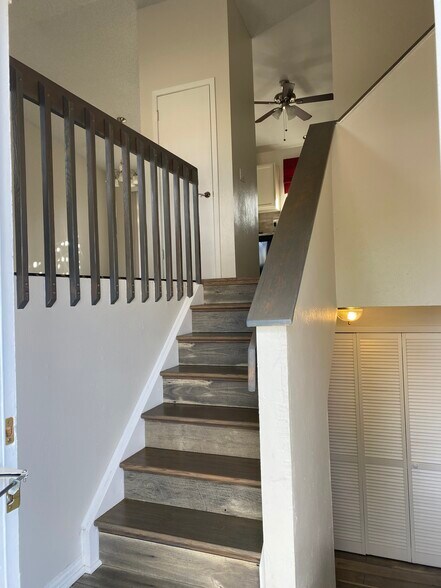 Building Photo - 325 Catalina Dr