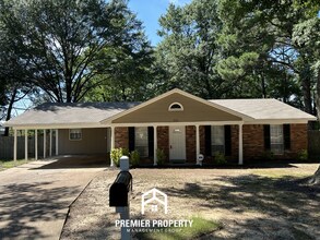 Building Photo - Charming 3BR/2BA Horn Lake Home | Hardwood Floors, Brick Fireplace & Fenced Yard