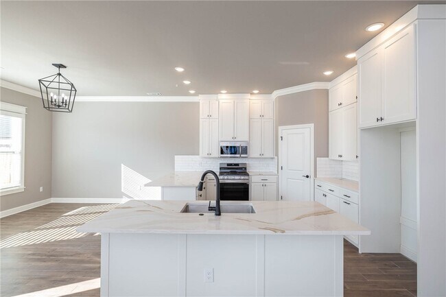 Building Photo - 5653 Poppy Ave