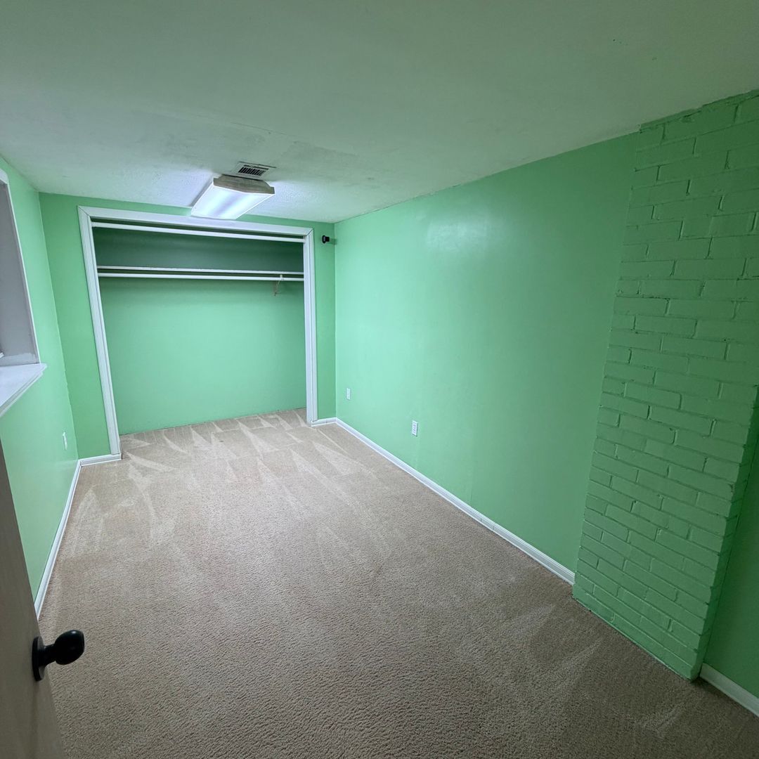 Bedroom 3 - 9x16 - 10002 N Whitworth Dr