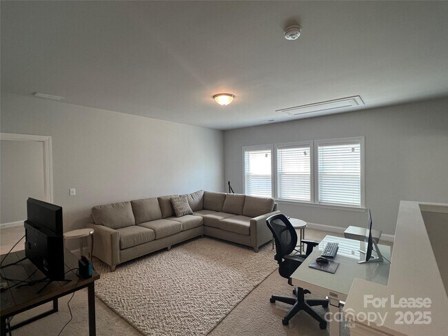 Building Photo - 9735 Briarwick Ln