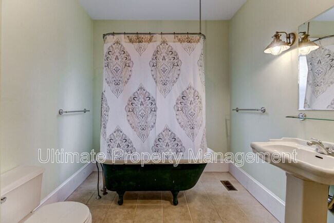 Building Photo - 2101 Creecy Ave