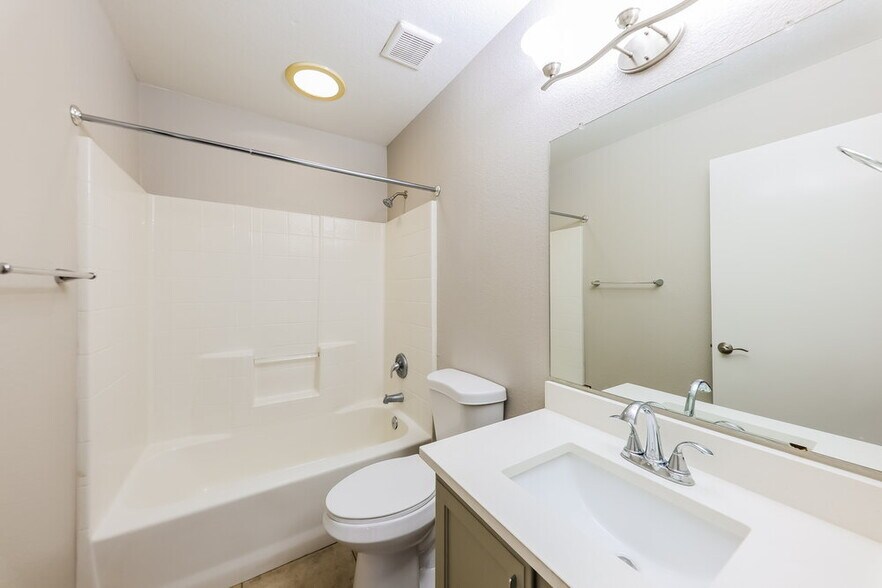 Building Photo - 11027 N 59th Dr