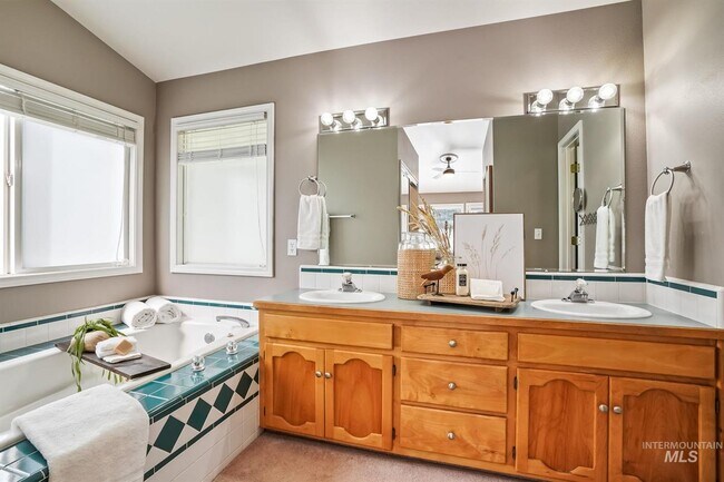 Building Photo - 11909 W Patrina Dr