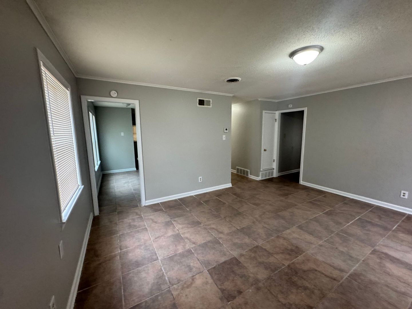 Building Photo - 1722 Northfield Dr